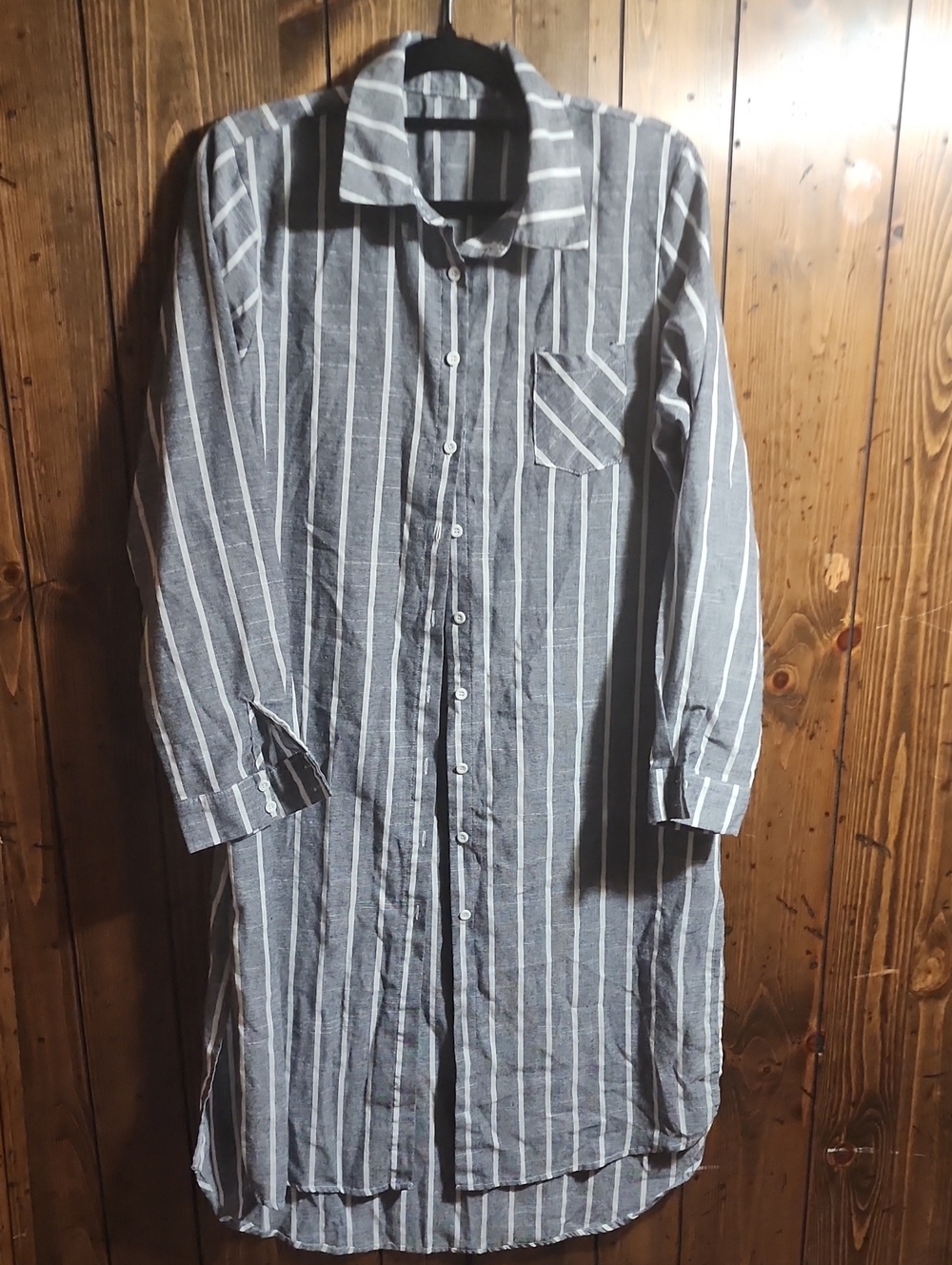 Source Unknown Gray and White Vertical Stripe Button-Down Tunic